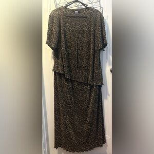 Connected Apparel Black and Gold Patterned Dress